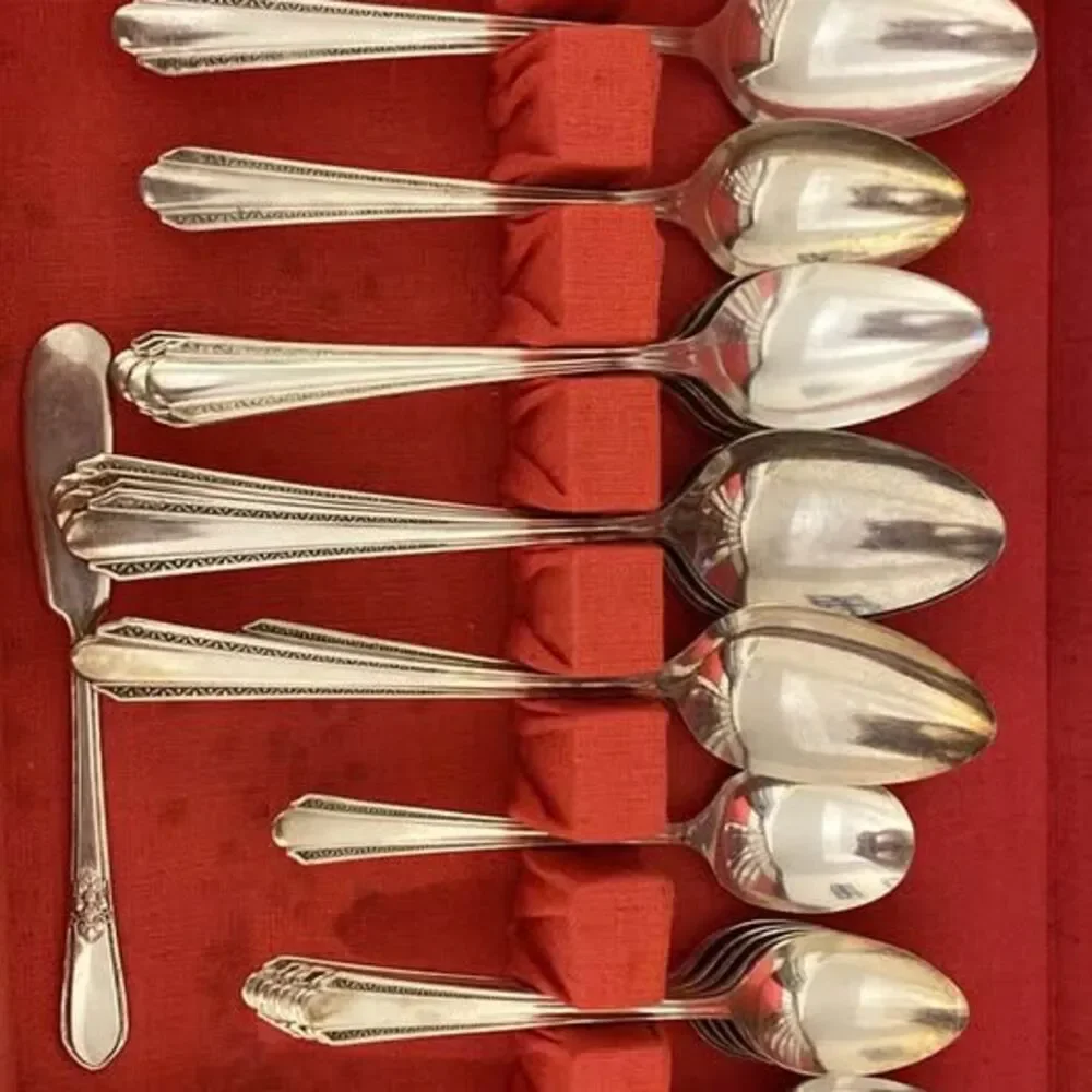 Wm‎ Rogers A1 plus Silver Plated flatware set for 6 butterknife Adoration 39 pcs